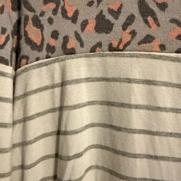 🐆 **Haptics by Holly Harper Colorblock Leopard & Stripe Top – Size S** 🐆 - Picture 3 of 6